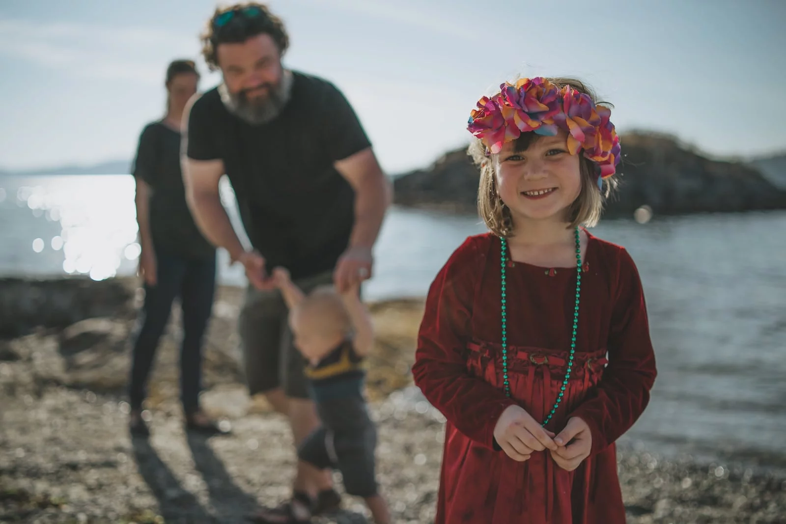 Ken Cheng Photography - Family playing on the beach
